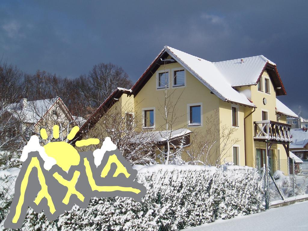 Willa Axla Z Weranda Ogrodem I Parkingiem Bad Kudowa Exterior foto